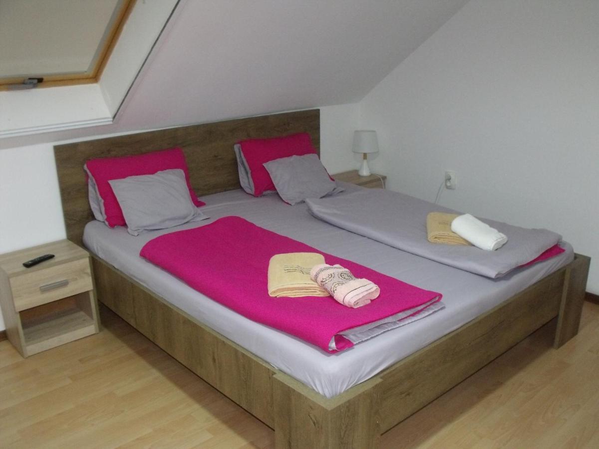 Bed and Breakfast Margaréta Étterem Panzió Balatonberény Exterior foto