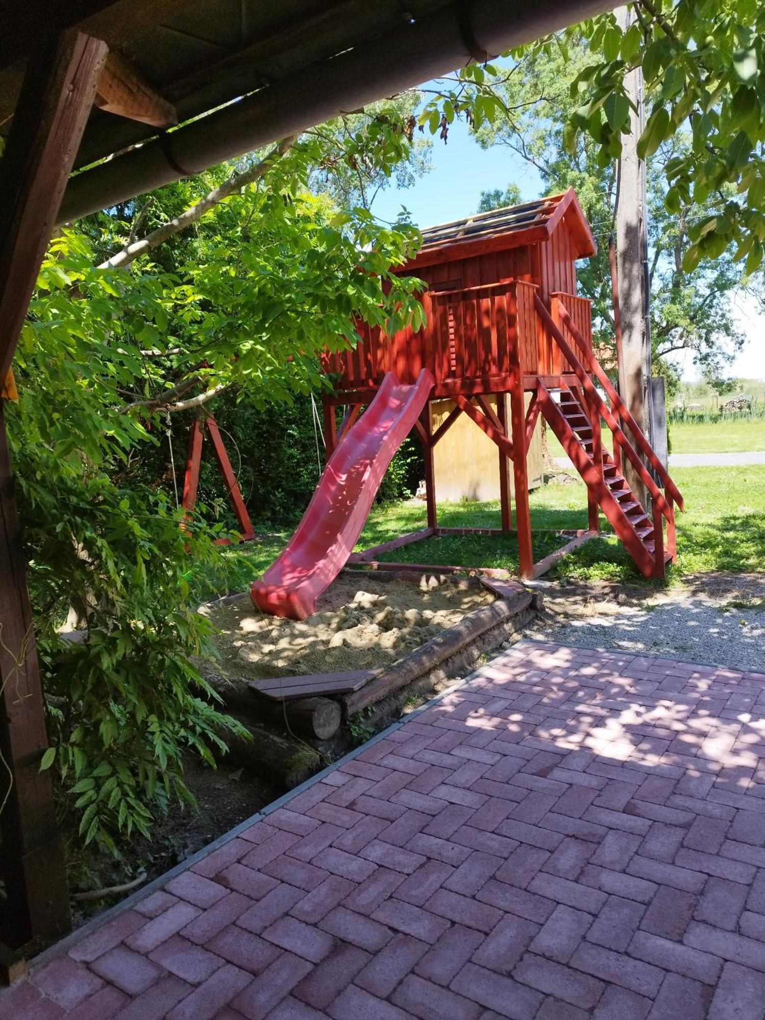 Bed and Breakfast Margaréta Étterem Panzió Balatonberény Exterior foto